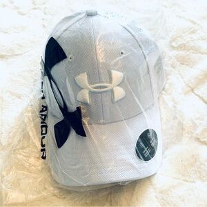 NWT Under Armour Men's stretch fit hat light blue & white
